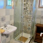 ante-bathroom with shower and 2° sink