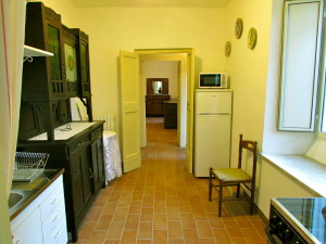 kitchen with the view on 1° bedroom