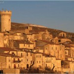 Santo Stefano di Sessanio (AQ), veduta del borgo con la torre medicea