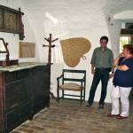 bedroom (traditional furniture)