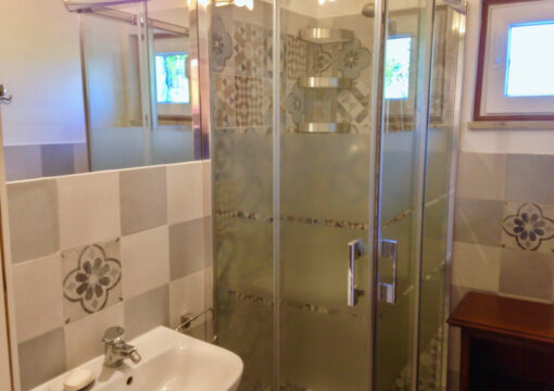 Three-Bedroom Residence – 5 Beds (Extra Large)